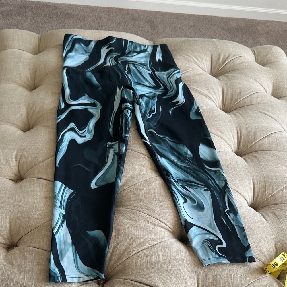 SPANX Swirl Pattern Leggings in Black and blue